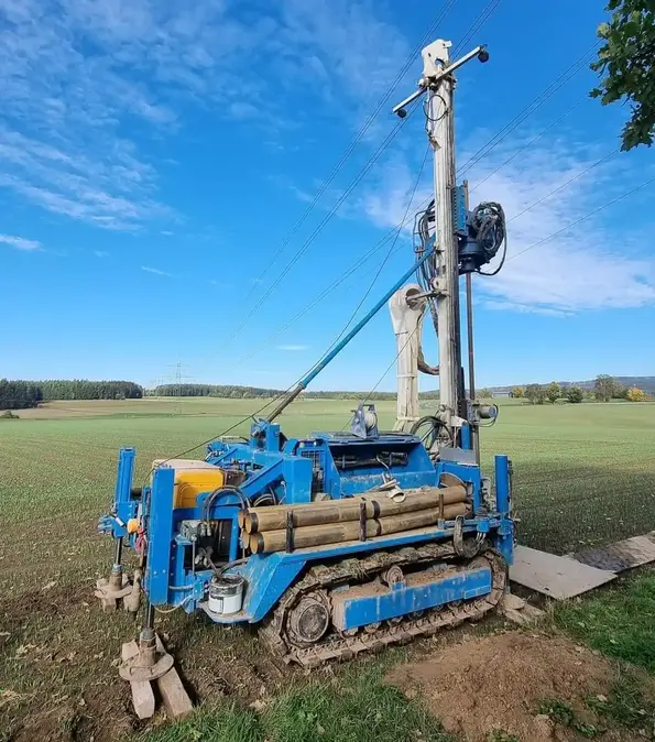 Das Bild zeigt ein Bohrgerät, welches im November zur Baugrunduntersuchung zum Einsatz kommt.